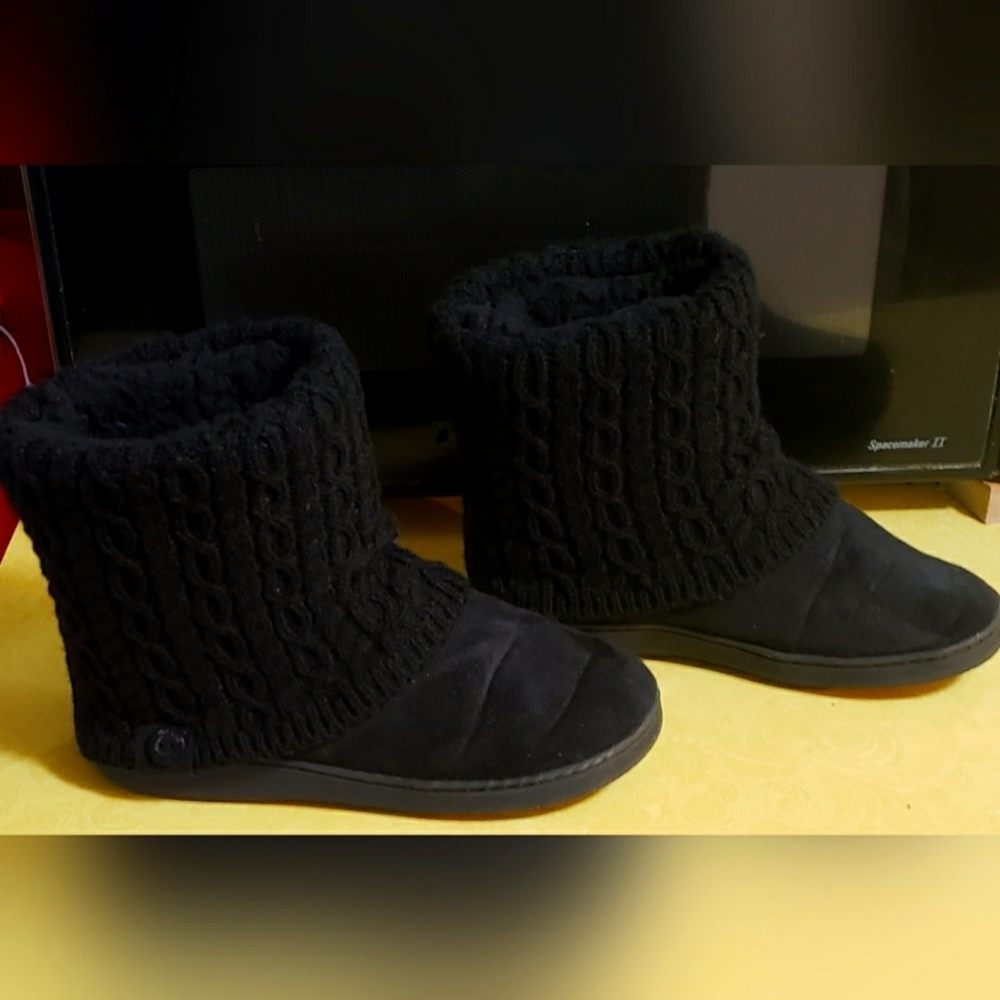 ♥️♥️Muk Luks Women's Cable Knit Bootie